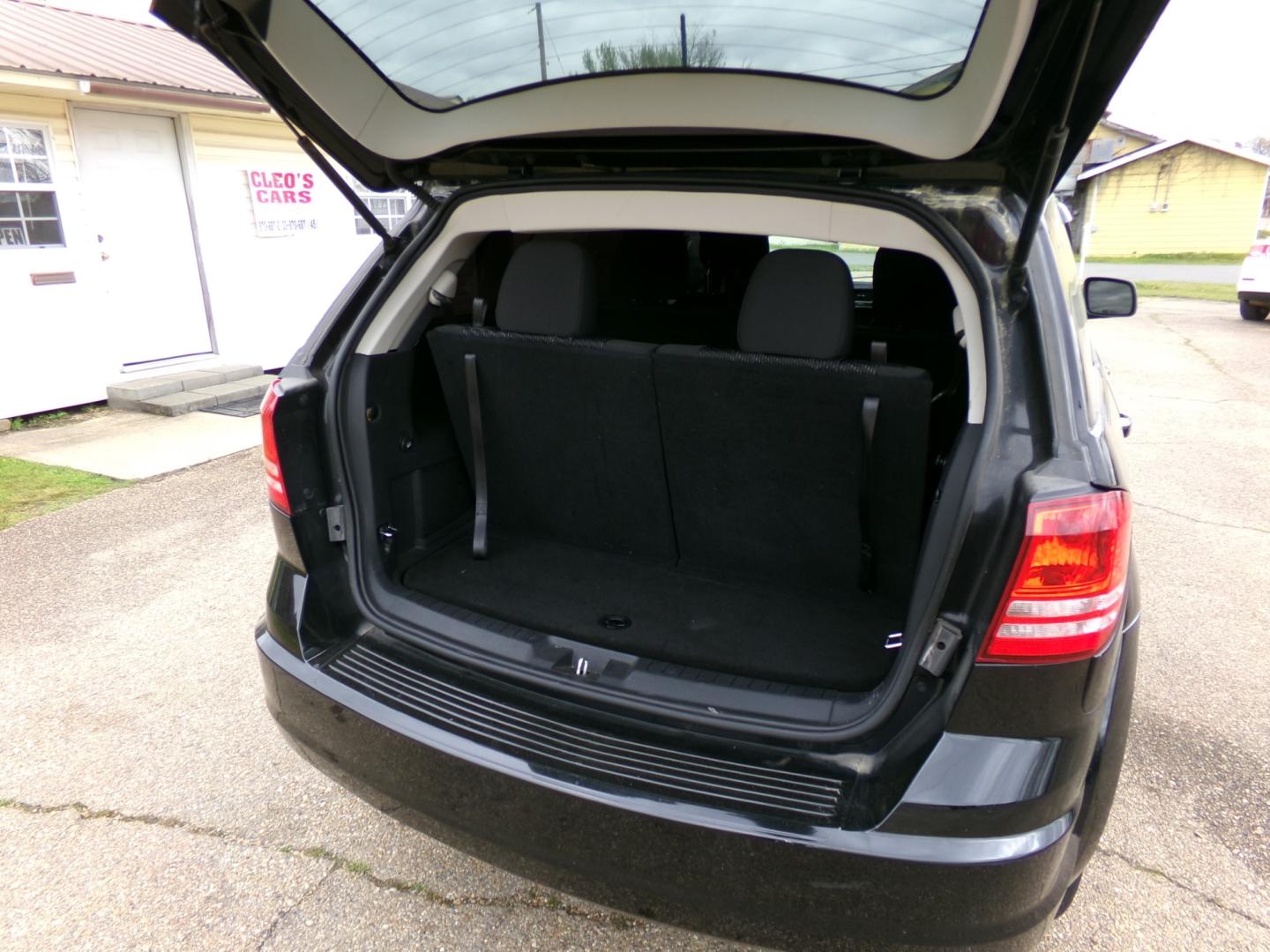 2018 Black /Black Dodge Journey SE (3C4PDCAB8JT) with an 2.4L engine, automatic transmission, located at 401 First NE, Bearden, AR, 71720, (870) 687-3414, 33.726528, -92.611519 - Photo#3